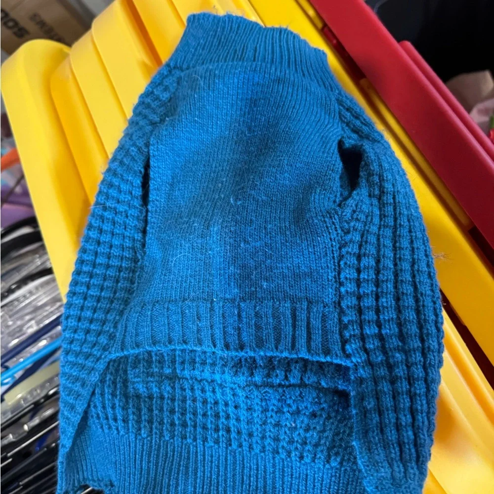 Vibrant Blue Waffle-Knit Dog Sweater with‎ Front Pocket